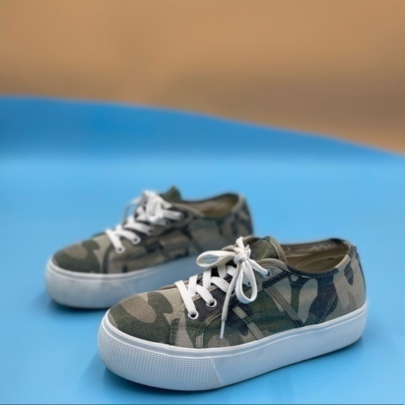 Steve Madden Platform Sneakers - Picture 3 of 8